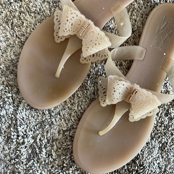 Ferragamo Bow Sandals - Picture 3 of 3